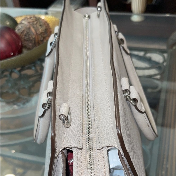 Michael Kors Grey Selma Satchel - Picture 6 of 15